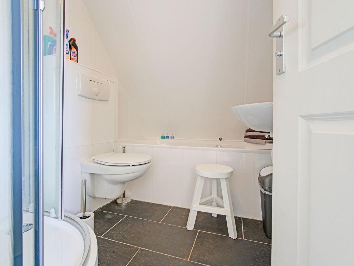 Waterfront Holiday Home With Jetty Boornzwaag over de Wielen Luaran gambar