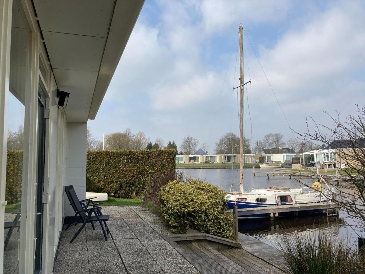 Waterfront Holiday Home With Jetty Boornzwaag over de Wielen Luaran gambar